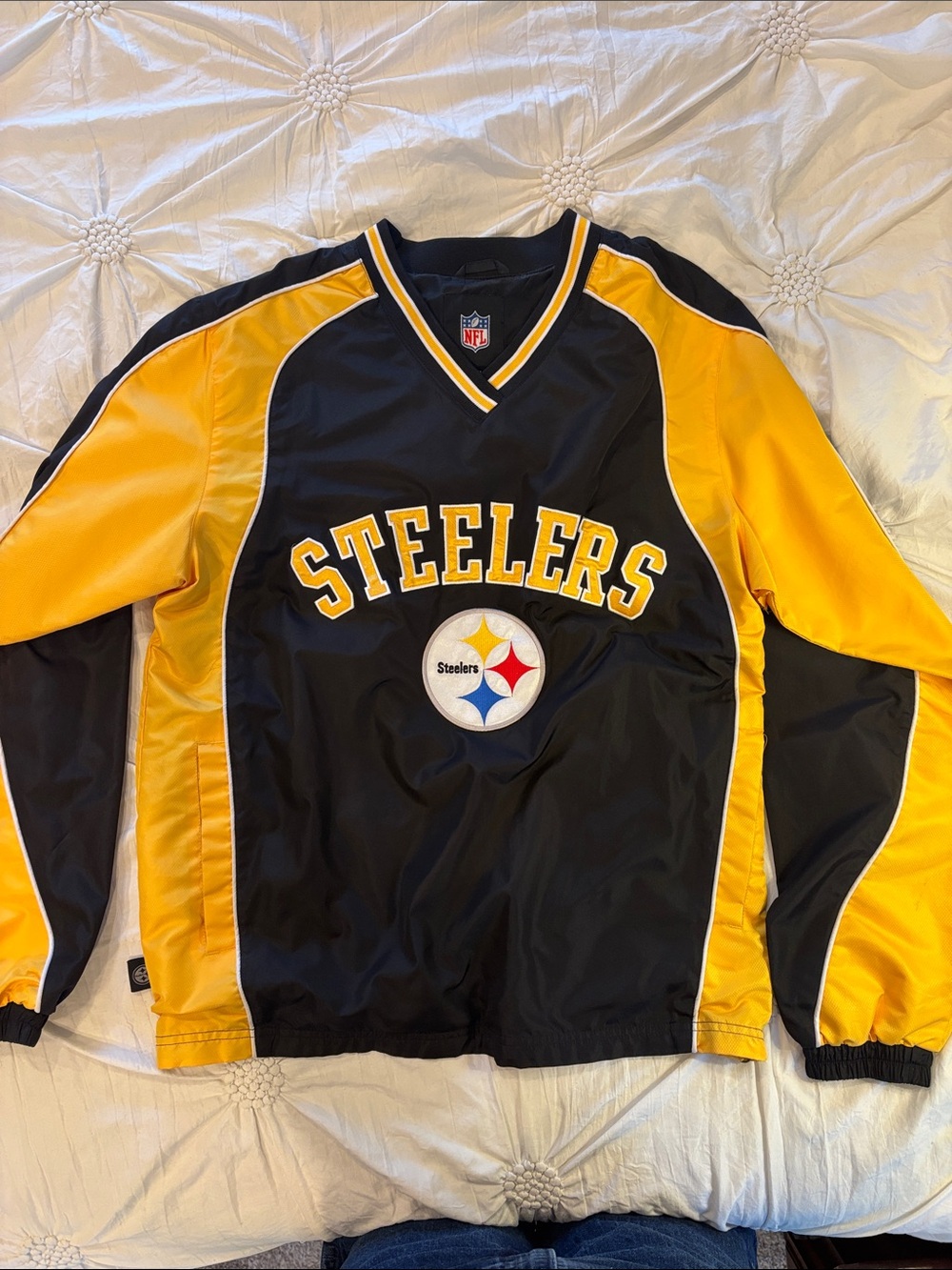 RARE NFL Pittsburgh Steelers Black and Gold V-Neck Pullover